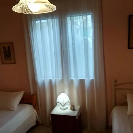 Aggelos House In Kalamítsi