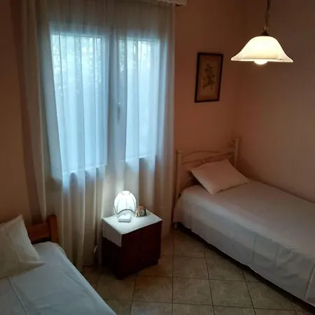 Aggelos House In * Kalamítsi